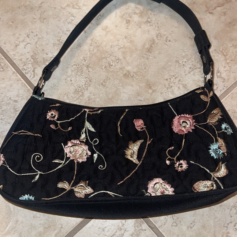 Donna Sharp Flowered Handbag - Picture 2 of 7